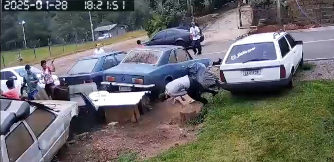 🚨Briga generalizada termina com dois homens gravemente feridos em Irani SC🚨