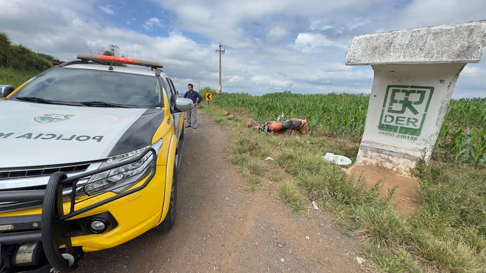 HOMEM FICA FERIDO AO SOFRER UMA QUEDA COM UMA MOTOCICLETA, NA PRC-369
