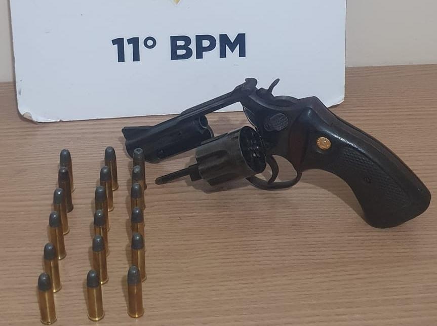 PM atende ocorrência de desentendimento entre casal com arma de fogo na BR 273 em Campo Mourão