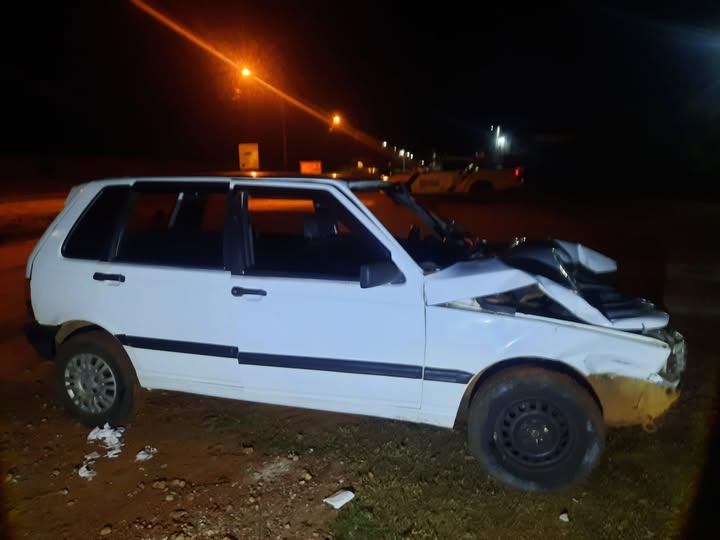 COLISÃO TRASEIRA ENTRE CARROS DEIXA UMA PESSOA FERIDA, E UM MOTORISTA DETIDO POR EMBRIAGUEZ, NA PR-464