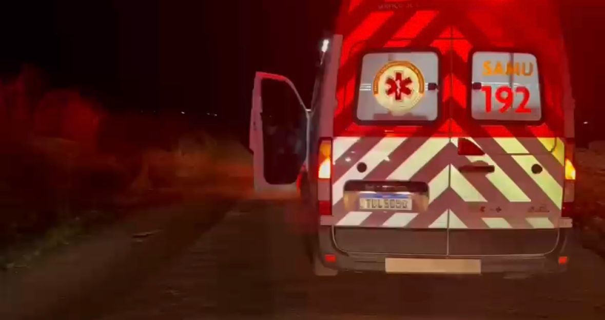 APÓS DISCUSSÃO DE TRÂNSITO, HOMEM M0RR& E OUTRAS TRÊS PESSOAS SÃO B4LE4DAS, EM CONVENIÊNCIA