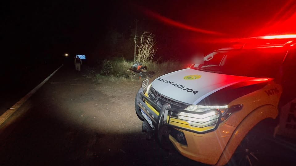 MOTORISTA FICA FERIDO EM CAPOTAMENTO DE VEÍCULO, NA PR-487 EM CAMPO MOURÃO