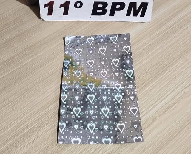 ENGENHEIRO BELTRÃO: PM apreende “papéis” semelhantes a LSD e prende dois após abordagem no centro da cidade