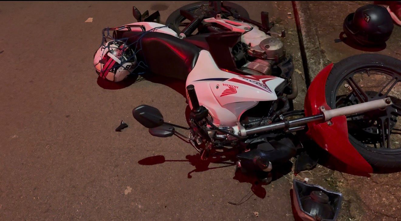 Acidente entre ônibus do transporte coletivo e motocicleta deixa jovem gravemente ferido em Campo Mourão