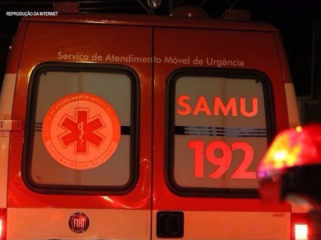 VEÍCULO COLIDE NA TRASEIRA DE ÔNIBUS NO JARDIM IPANEMA EM CAMPO MOURÃO